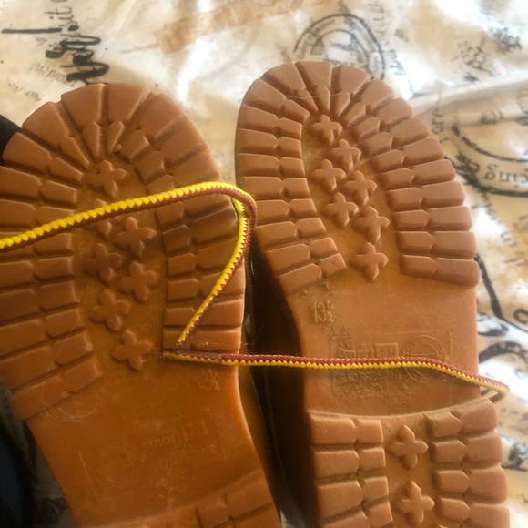 Boys waterproof winter boots still in good condition open to offers - Picture 5 of 6